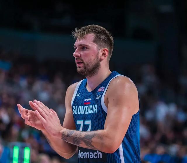 欧锦赛, 尤其是三分, 阿德托昆博